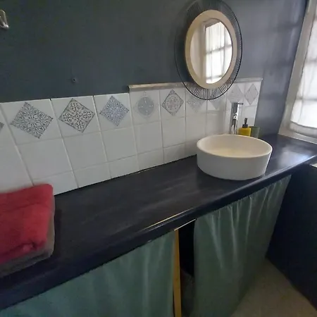 Vakantiehuis Maison Medievale Avec Jardin Dans Village