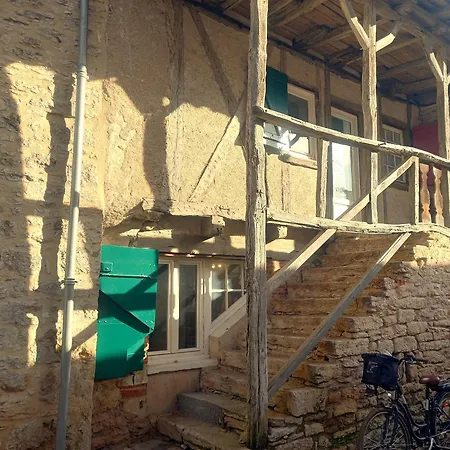 בית נופש Maison Medievale Avec Jardin Dans Village
