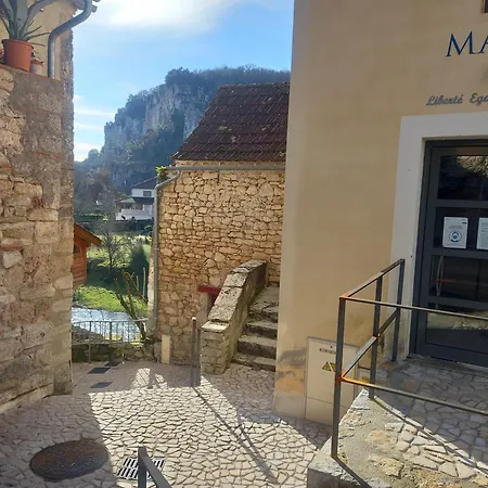 בית נופש Maison Medievale Avec Jardin Dans Village Vers (Lot)